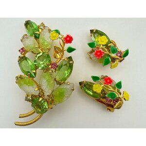 Vintage gold tone green givre molded glass rhinestones brooch clip on earrings